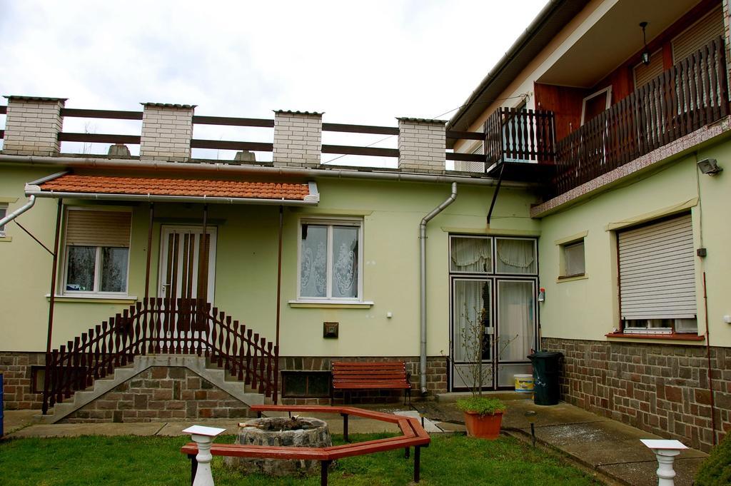 Apartmán Kovacs Vendeghaz Mátraderecske Exteriér fotografie